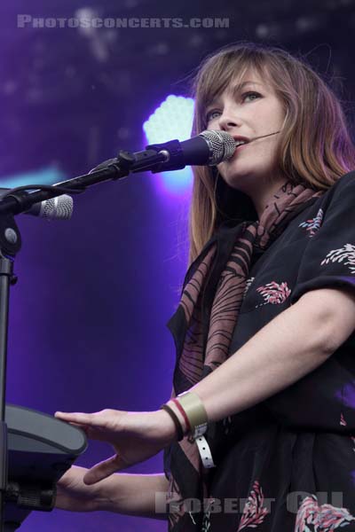 MINA TINDLE - 2012-07-20 - PARIS - Parvis de l'Hotel de Ville - 